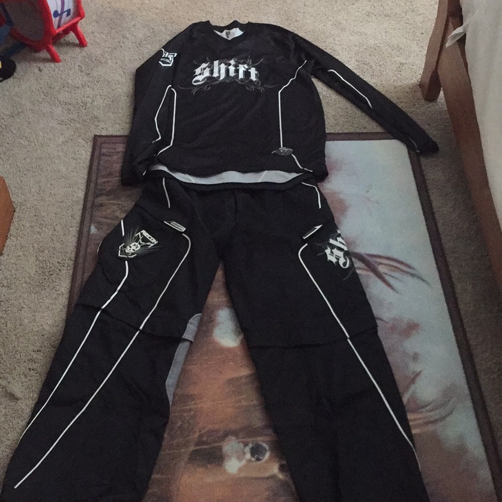 Shift riding outfit